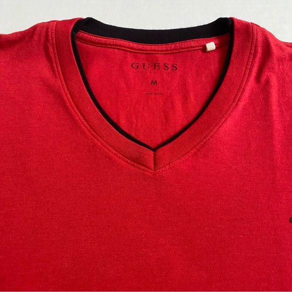 Guess v-neck t-shirt size M - Picture 1 of 7